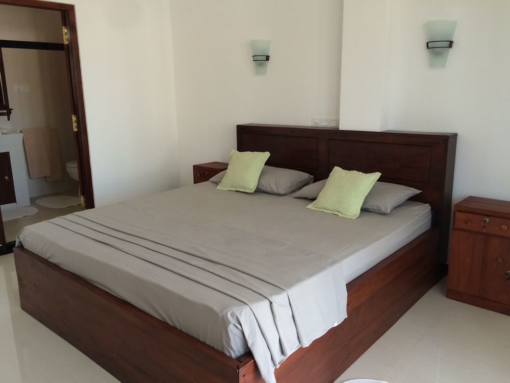 Aurora Hotel Hikkaduwa Buitenkant foto